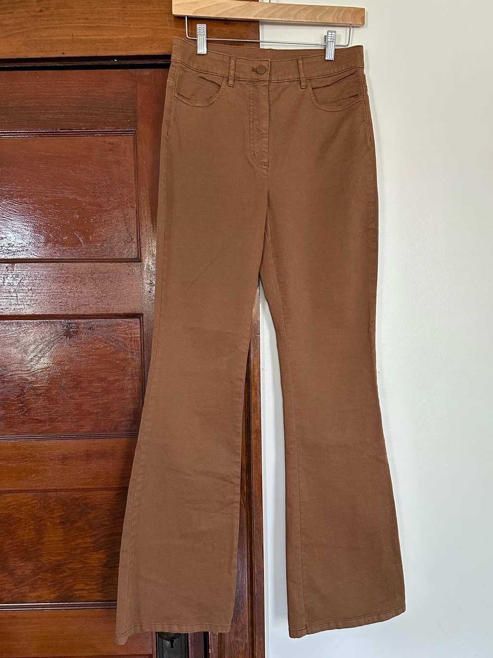 Aritzia The Group by Babaton Jilly Flare Pants Size 6 Brown High Rise